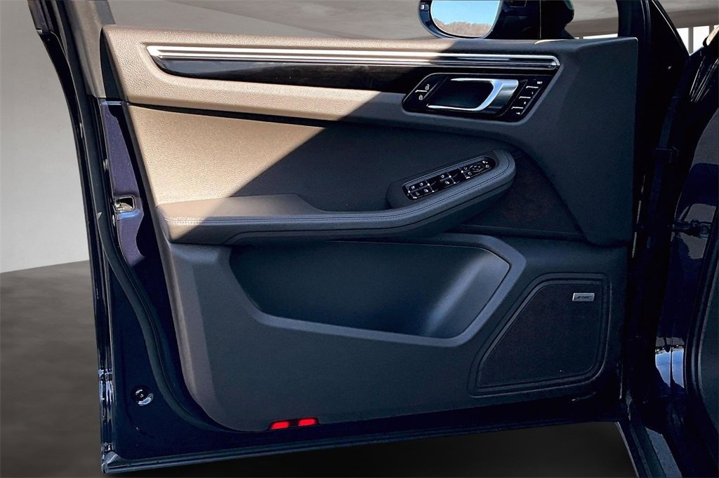 Used 2021 Porsche Macan image 23