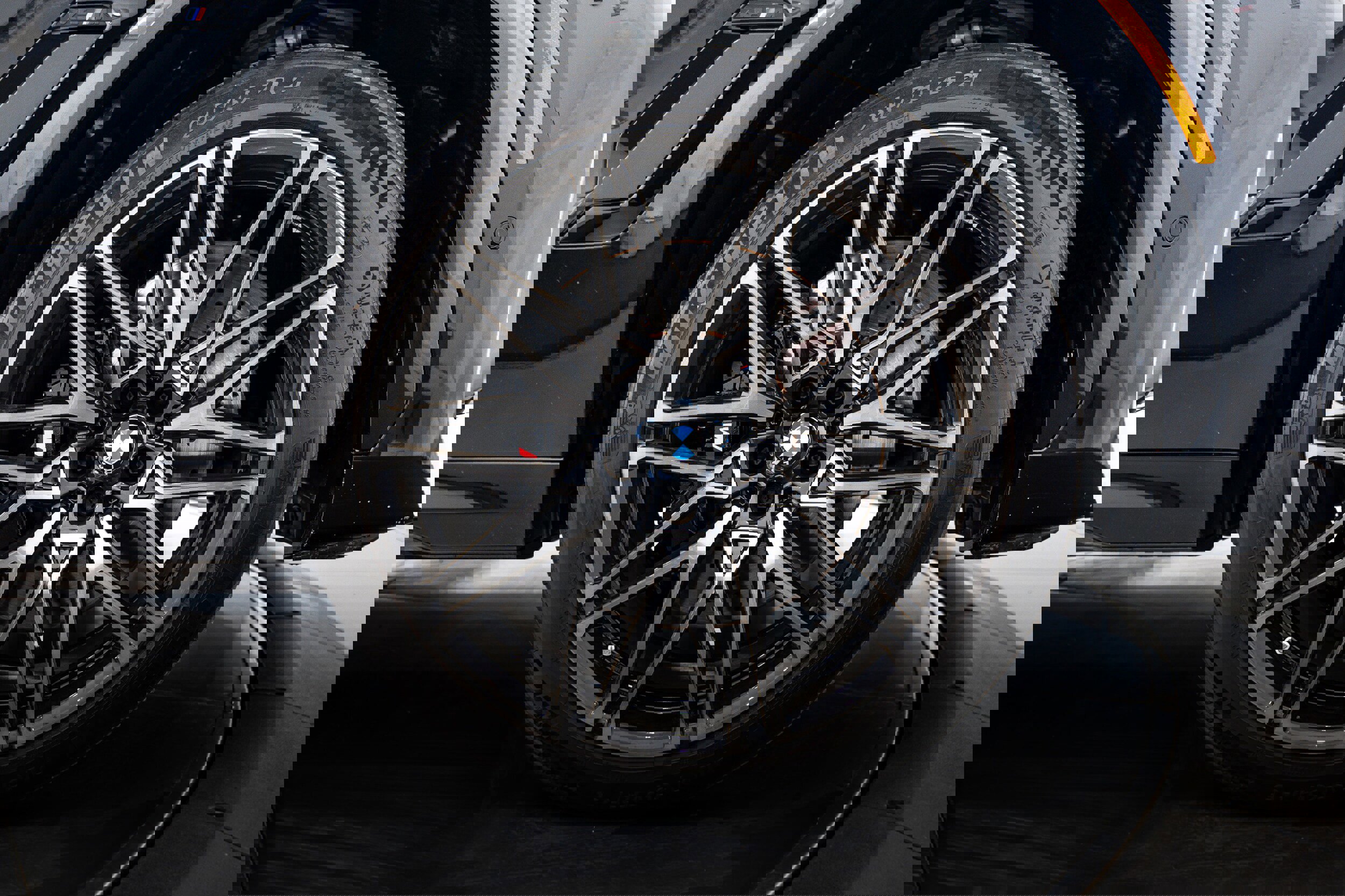 Used 2025 BMW X6 M Competition w/ Executive Package image 28