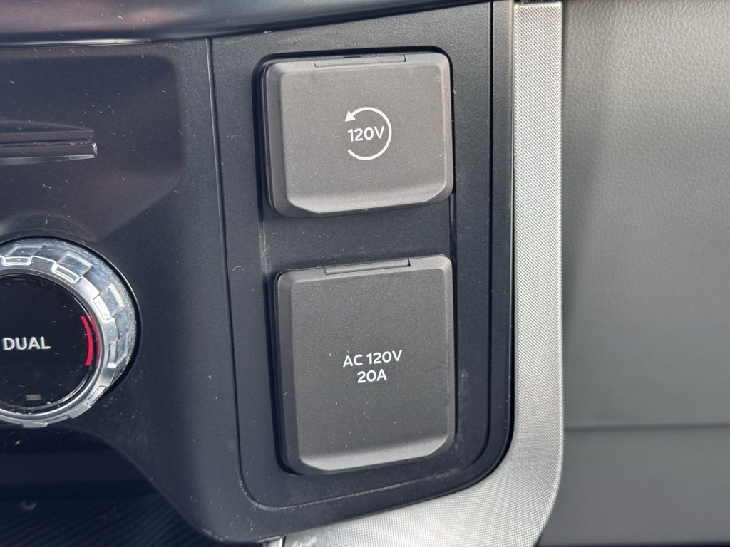 Used 2023 Ford F150 Limited image 23