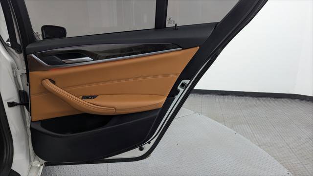 Used 2018 BMW 540i w/ Premium Package image 18