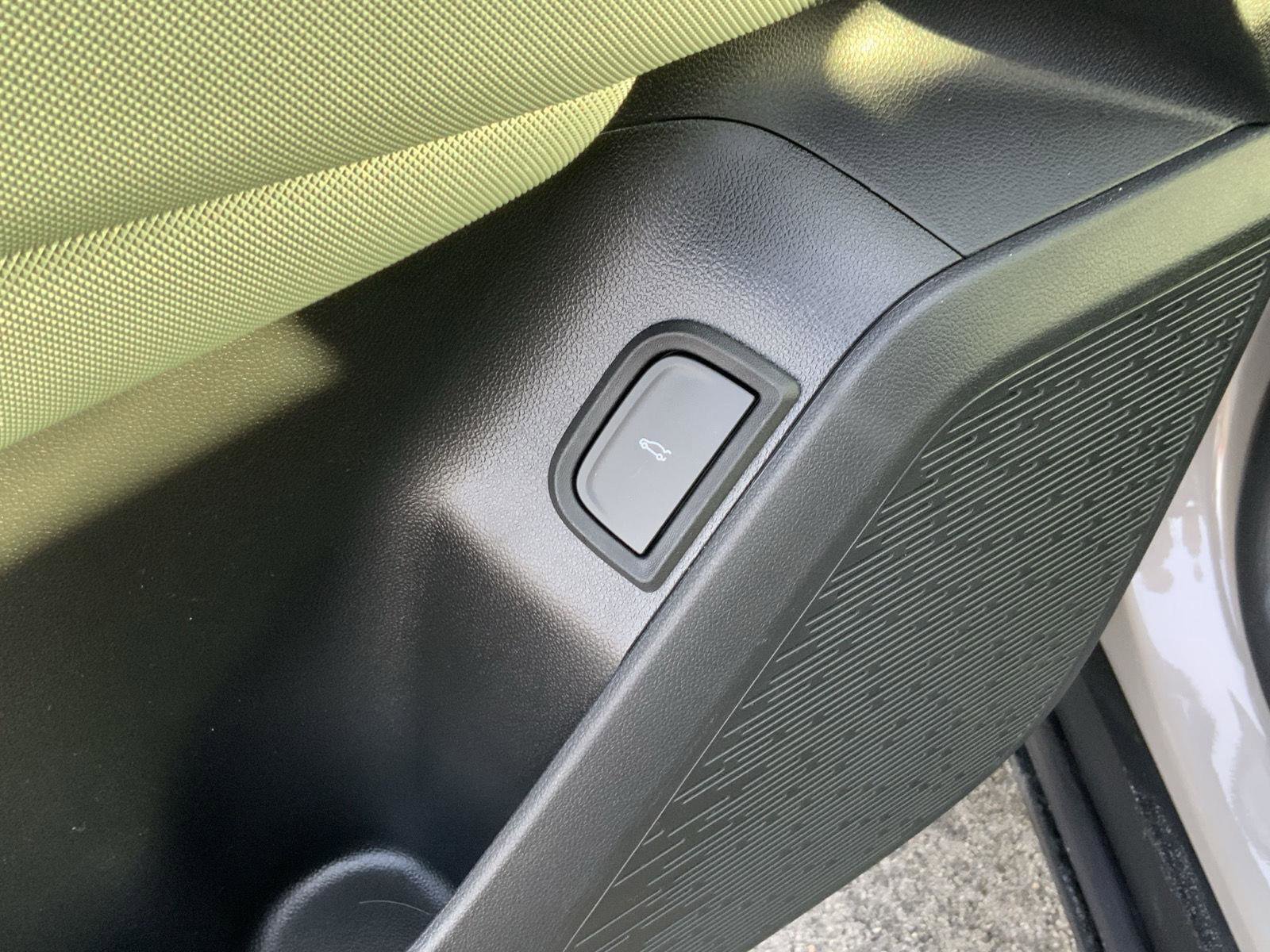 New 2026 GMC Terrain AT4 w/ LPO, Floor Liner Package image 27