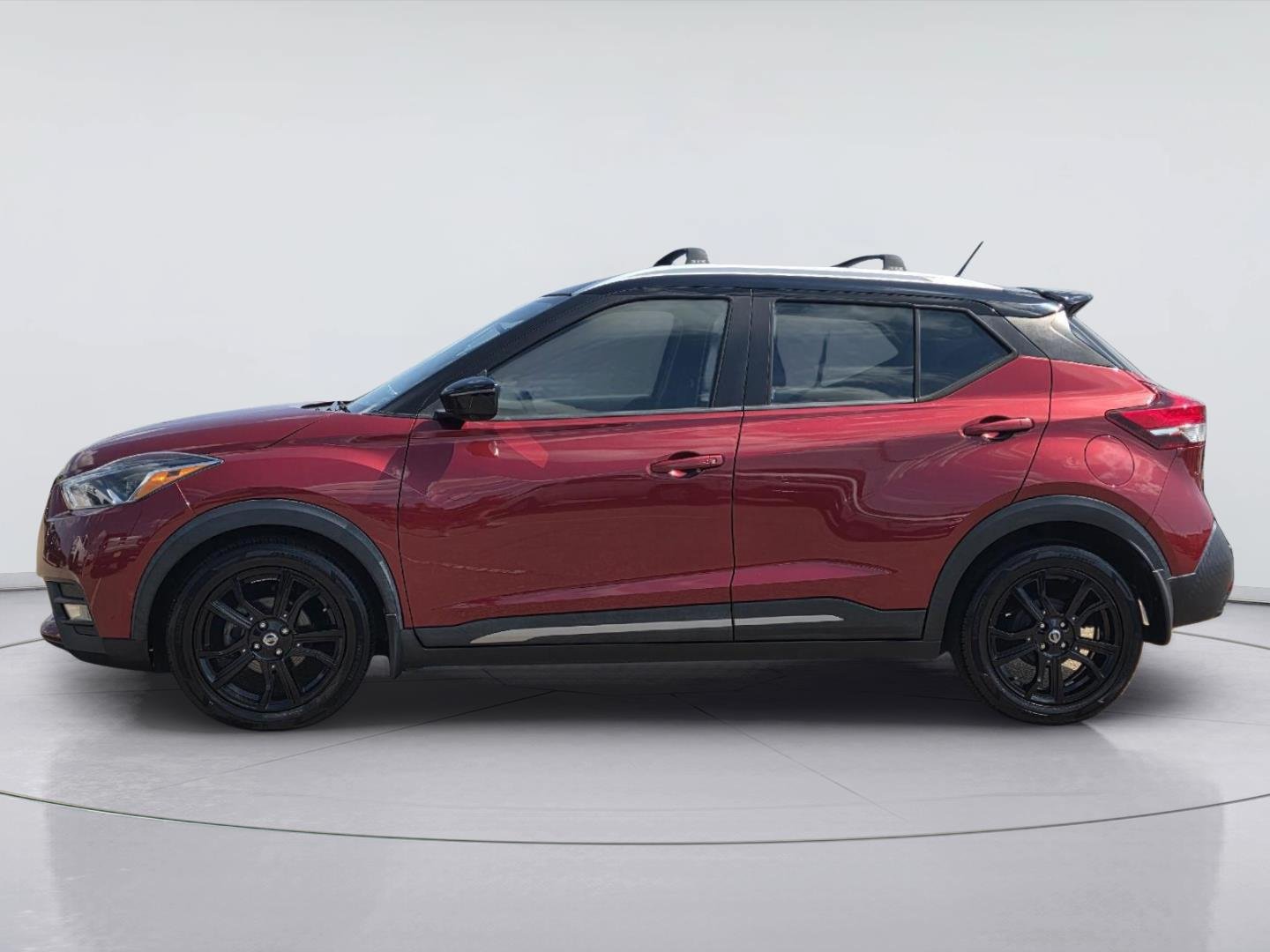 Used 2020 Nissan Kicks SR w/ Exterior Package FWD image 8