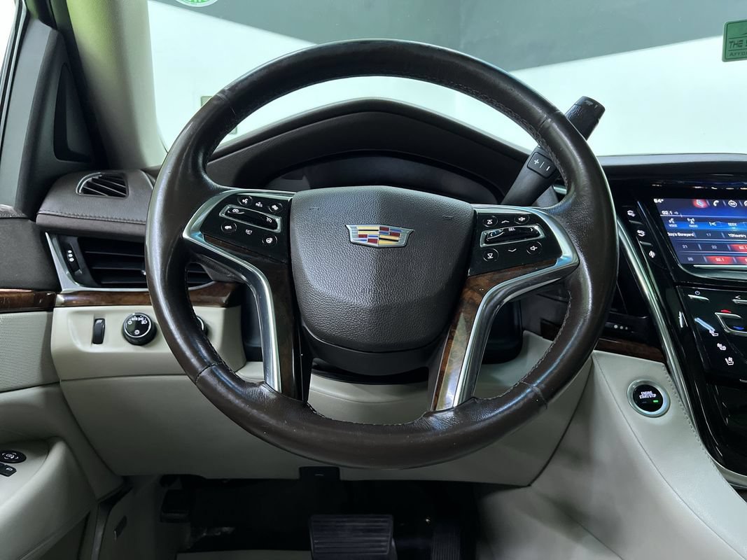 Used 2015 Cadillac Escalade ESV Luxury AWD/4WD image 19