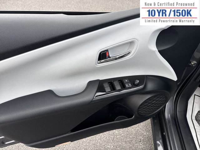 Used 2019 Toyota Prius LE image 15