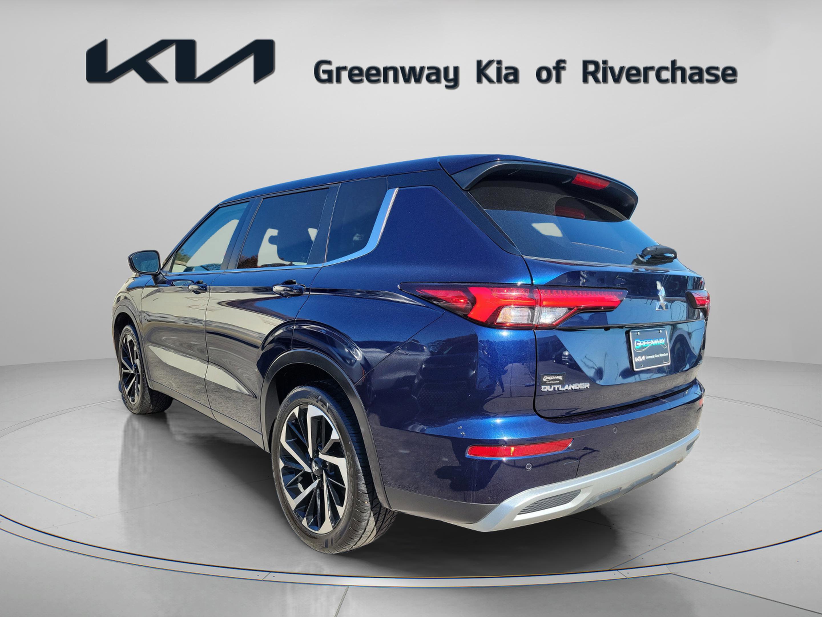 Used 2024 Mitsubishi Outlander SE image 4