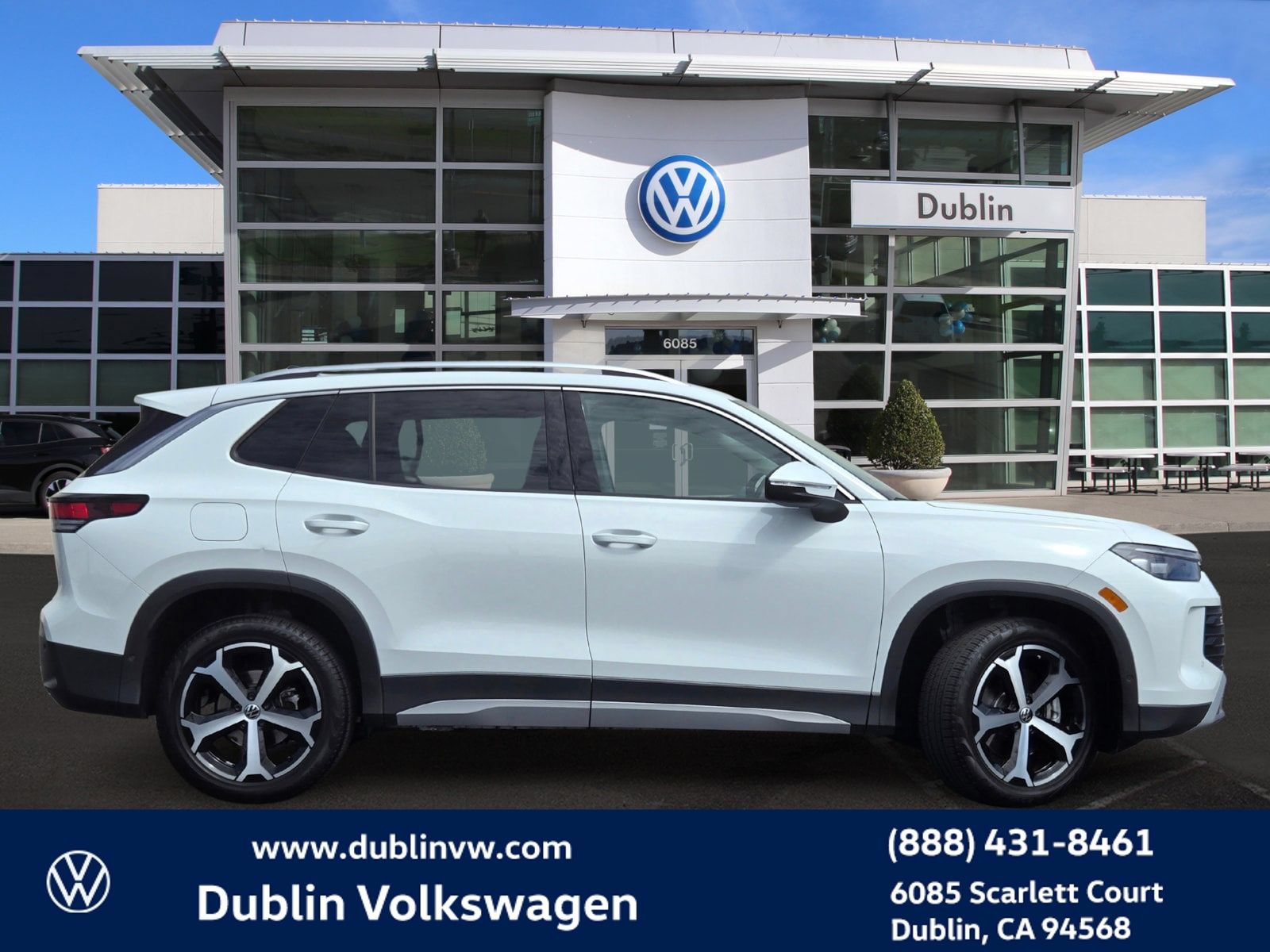 Certified 2026 Volkswagen Tiguan SE AWD/4WD image 3