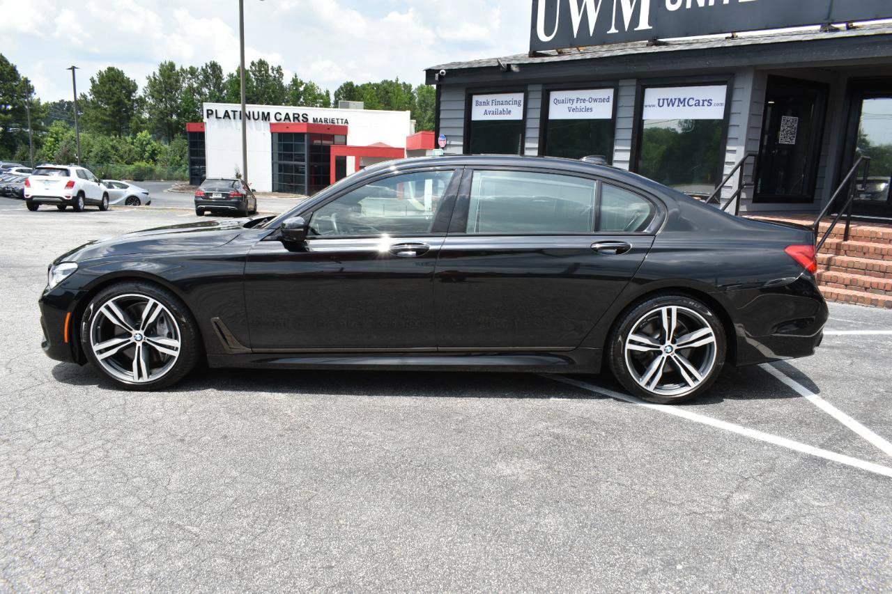 Used 2019 BMW 750i w/ Executive Package RWD image 9