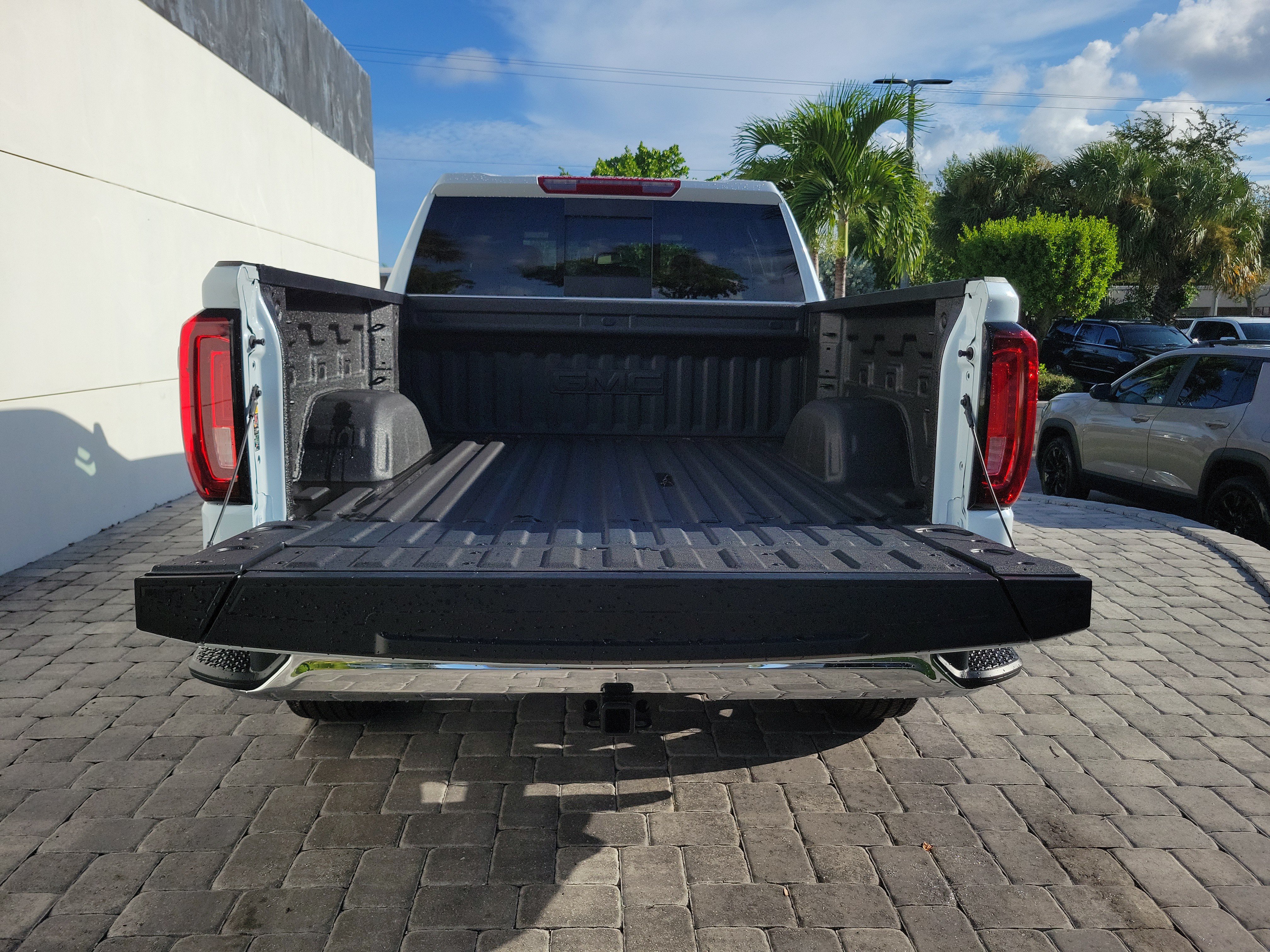 New 2026 GMC Sierra 1500 SLT w/ SLT Premium Package AWD/4WD image 10