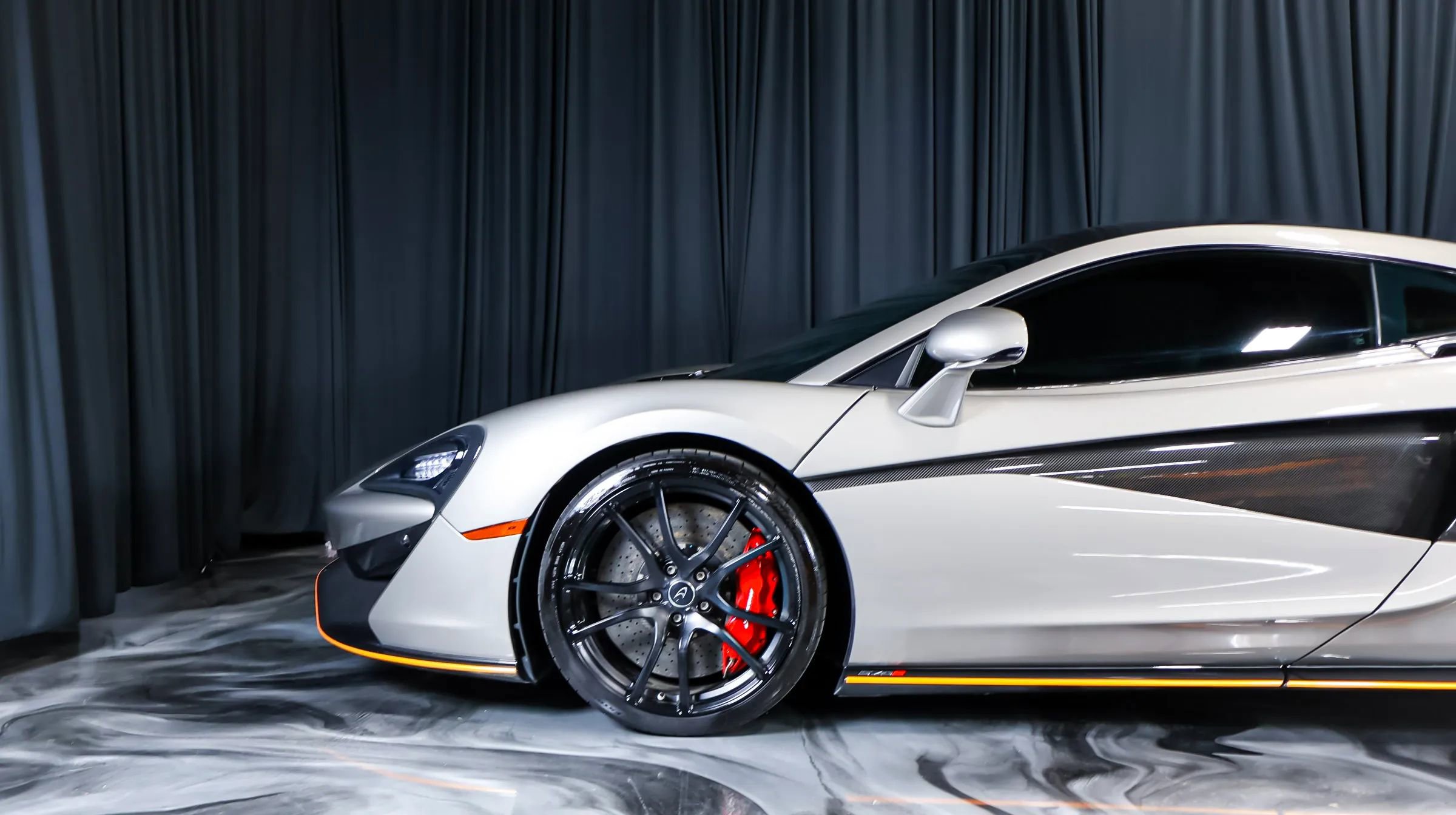 Used 2016 McLaren 570S Coupe RWD image 9