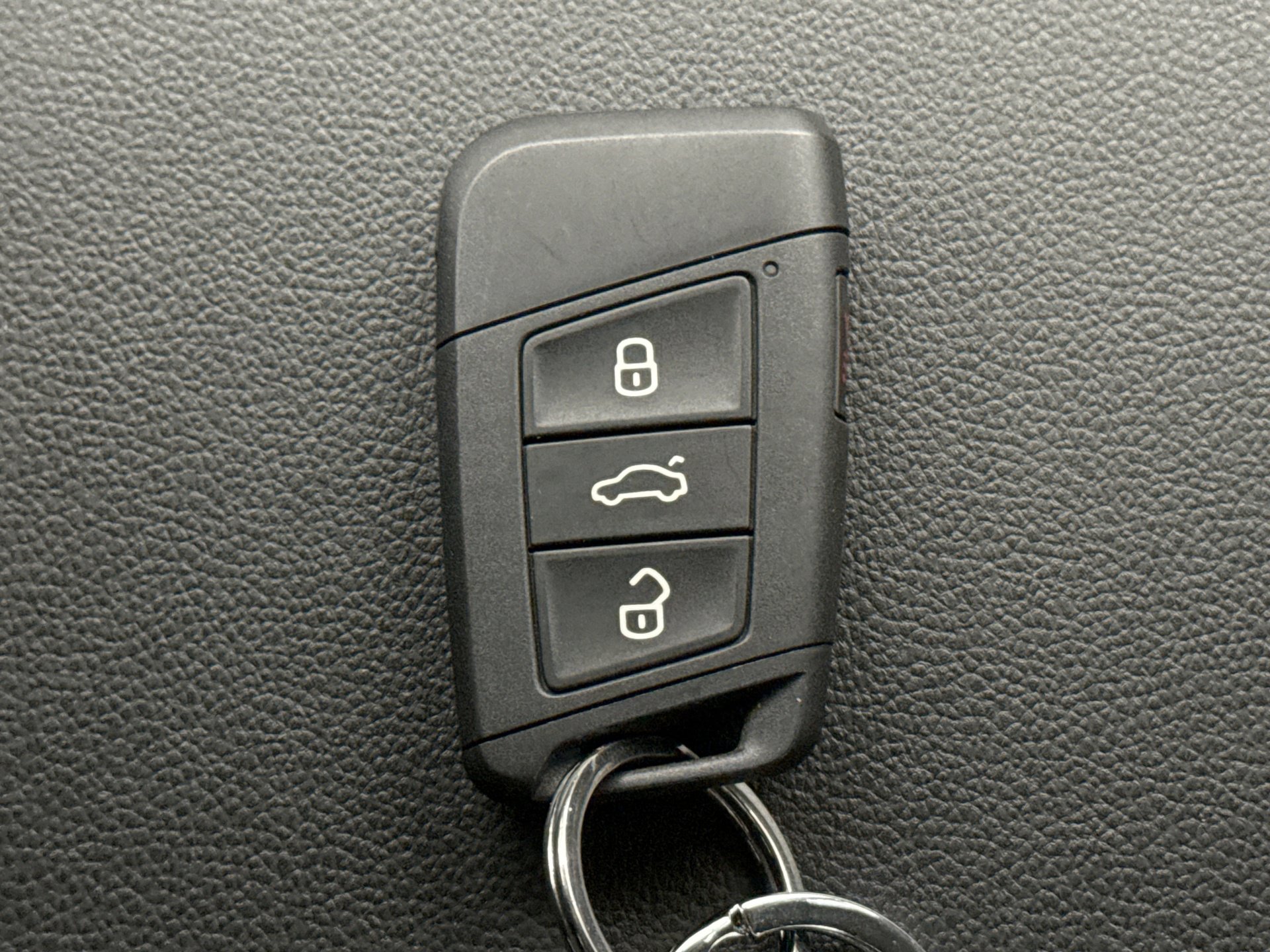 Used 2019 Volkswagen Atlas SE w/ Towing Package image 23