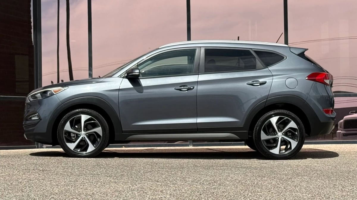 Used 2016 Hyundai Tucson Sport FWD image 4
