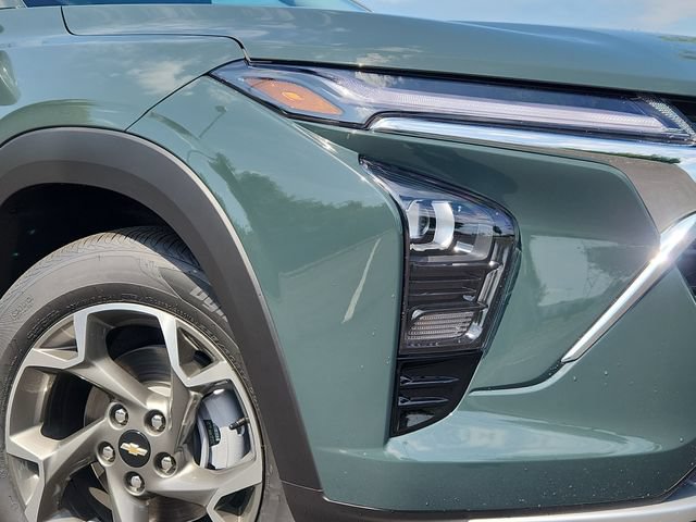 New 2026 Chevrolet Trax LT w/ Sunroof Package FWD image 9