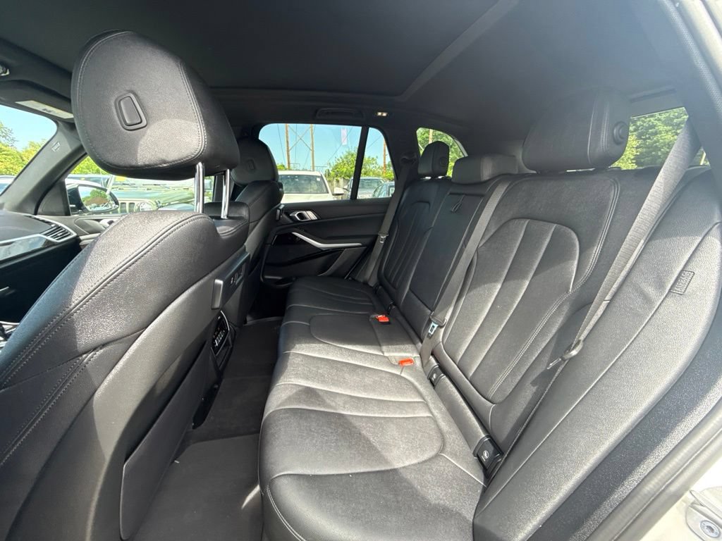 Used 2021 BMW X5 xDrive40i w/ Convenience Package AWD/4WD image 11