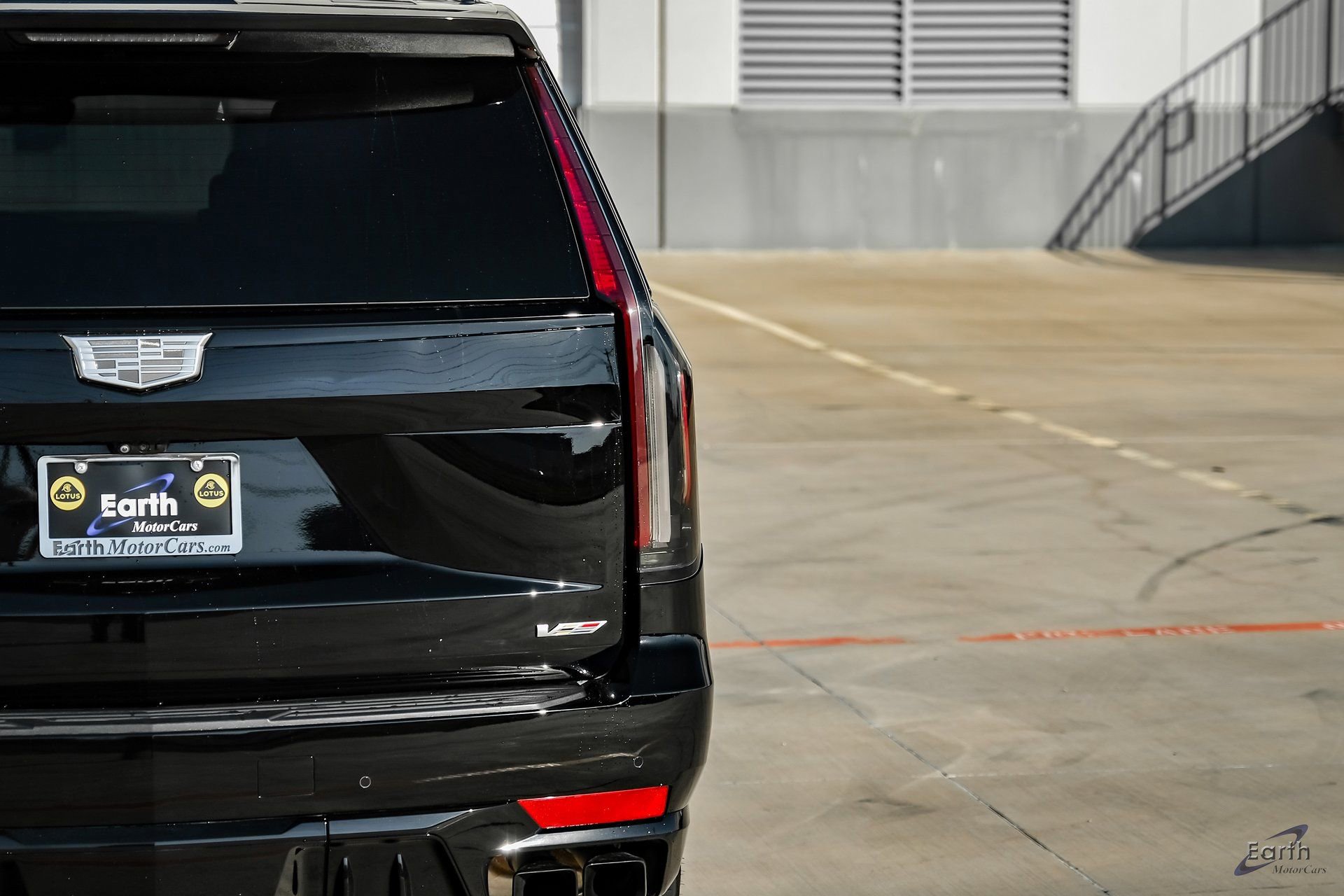 Used 2023 Cadillac Escalade V AWD/4WD image 14