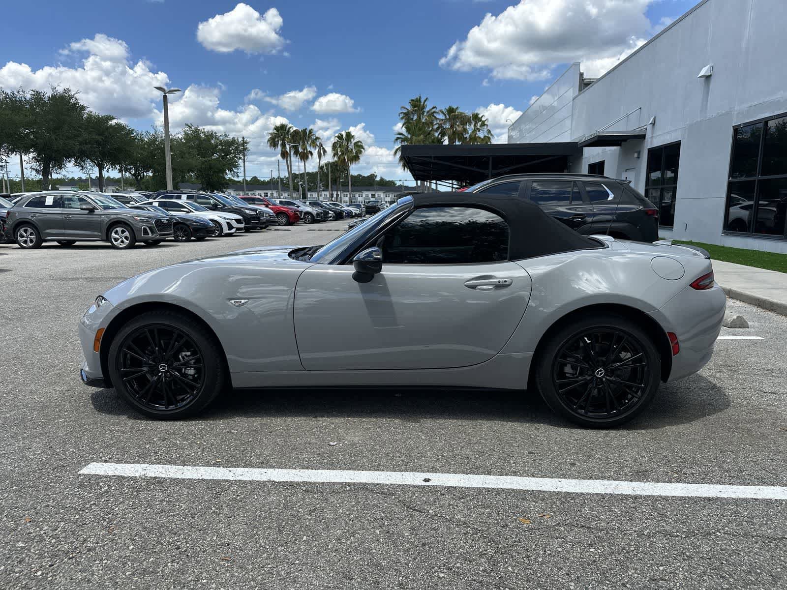 Used 2025 MAZDA MX-5 Miata Club w/ Interior Package RWD image 4