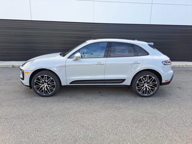 New 2026 Porsche Macan image 2