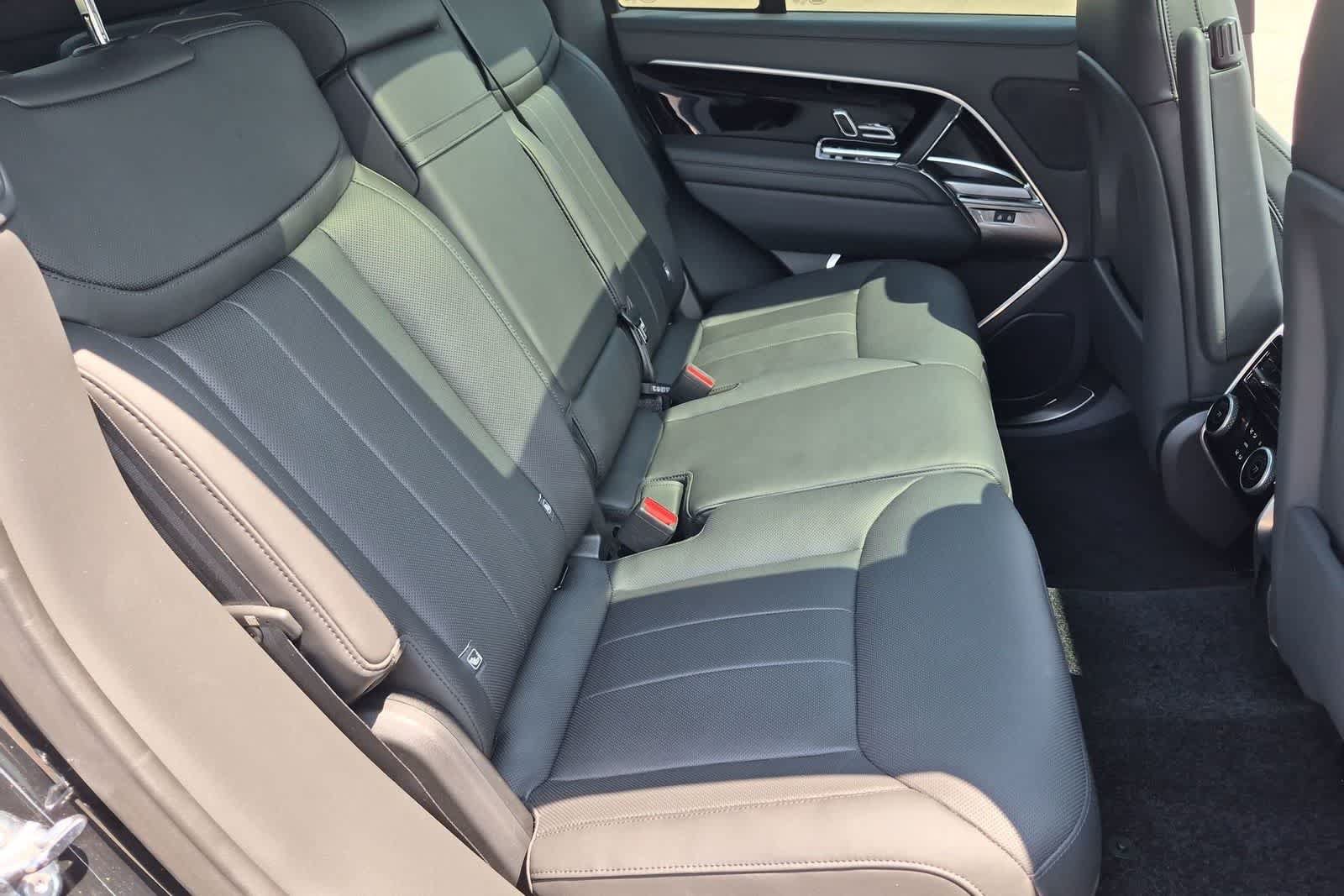 Certified 2025 Land Rover Range Rover SE AWD/4WD image 21