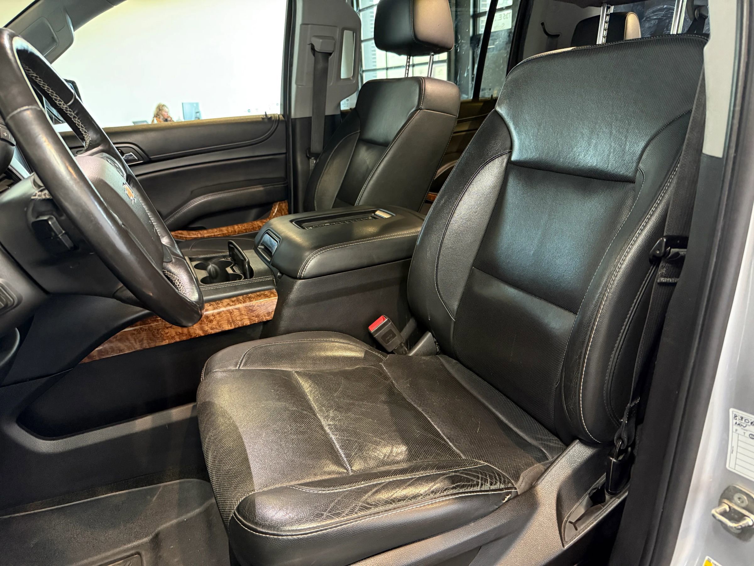 Used 2018 Chevrolet Suburban Premier image 3