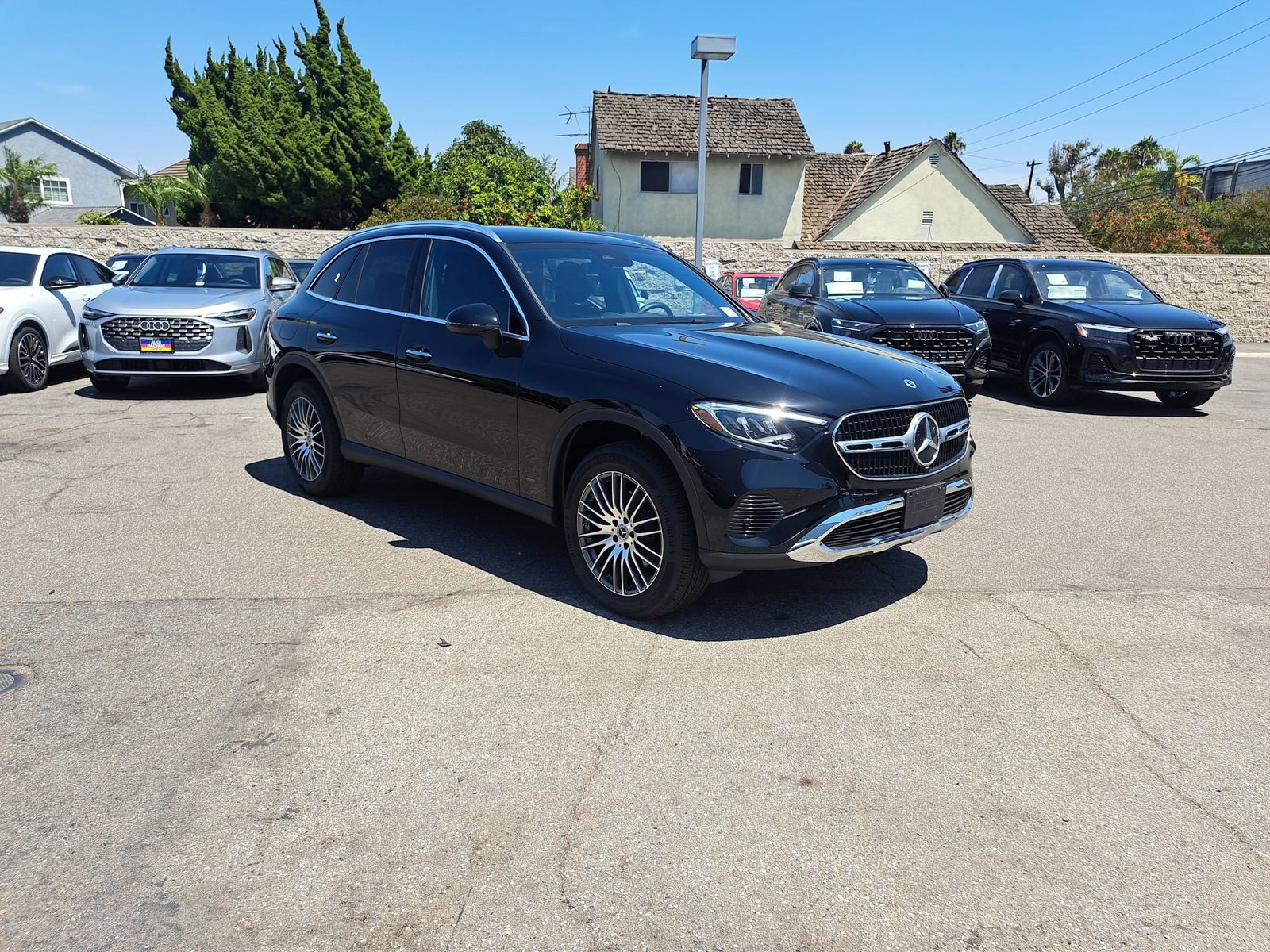 Used 2026 Mercedes-Benz GLC 300 image 3