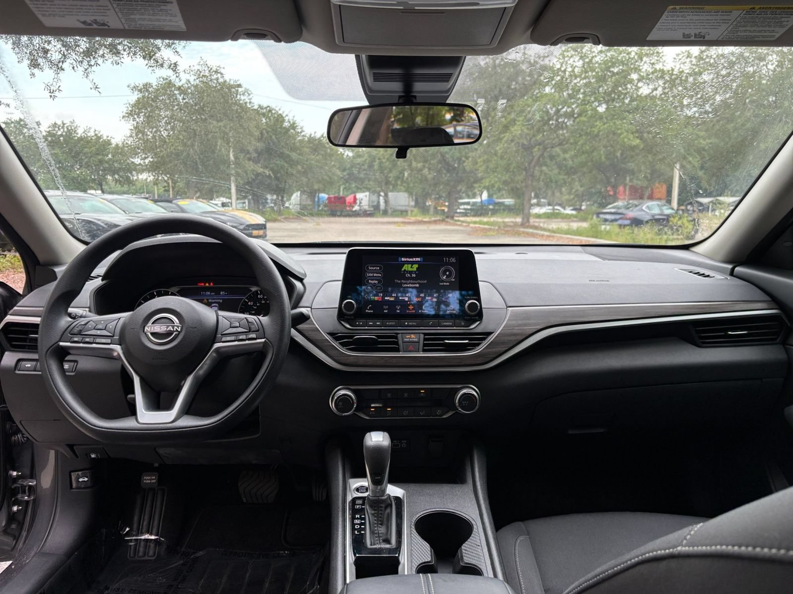 Used 2025 Nissan Altima 2.5 SV FWD image 28