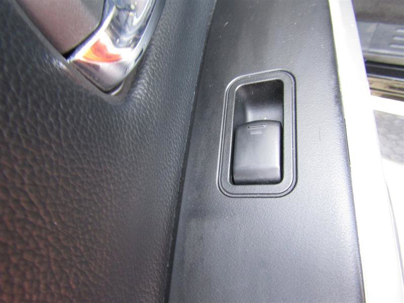 Used 2018 Nissan Titan SV image 23