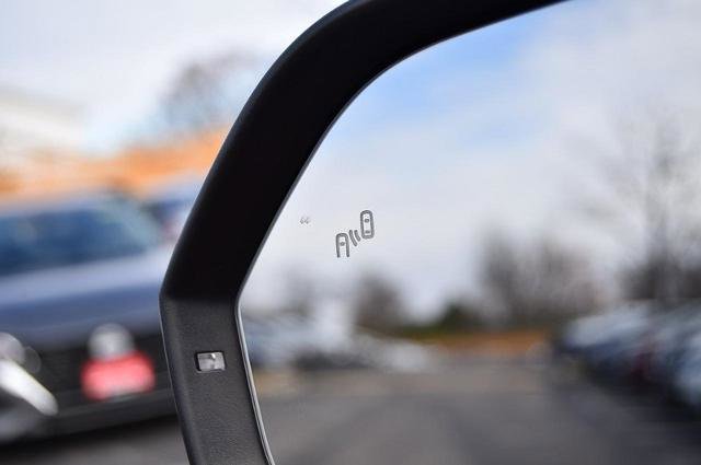 Used 2021 Volkswagen Atlas SEL Premium image 11