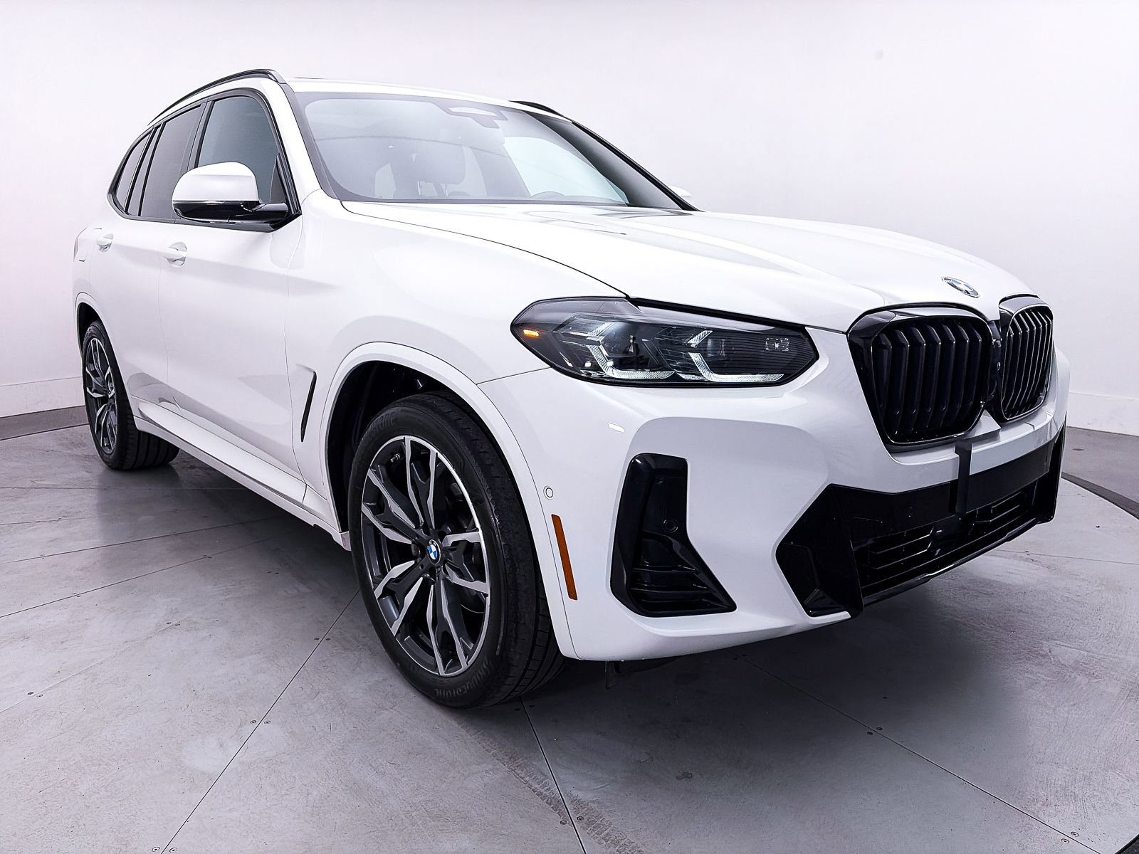 Used 2023 BMW X3 sDrive30i w/ M Sport Package RWD image 13
