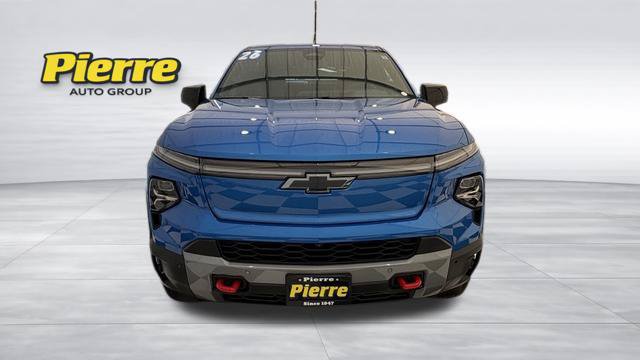 Used 2026 Chevrolet Silverado EV Trail Boss AWD/4WD image 9