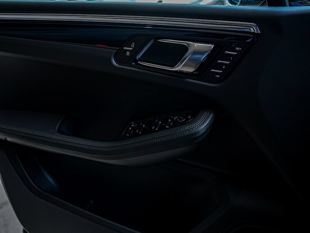 New 2026 Porsche Macan AWD/4WD image 23