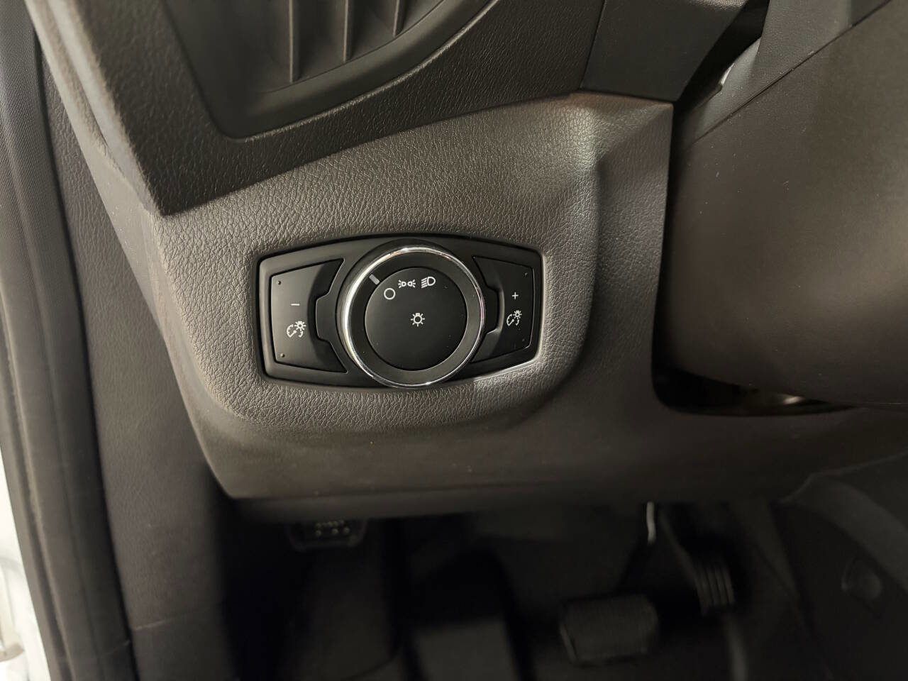 Used 2015 Ford Transit Connect XL image 15