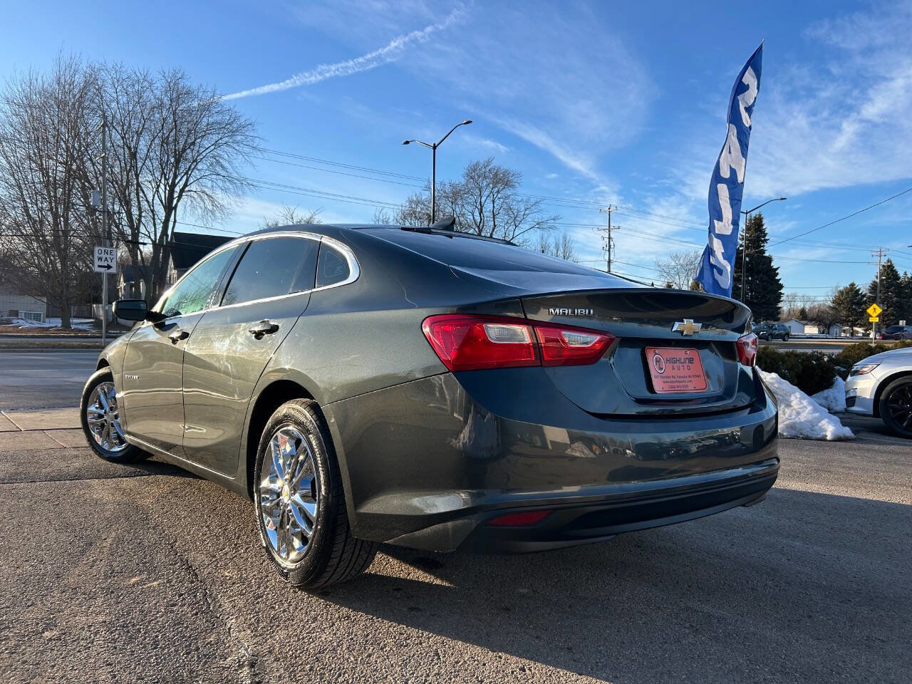 Used 2017 Chevrolet Malibu LT image 5