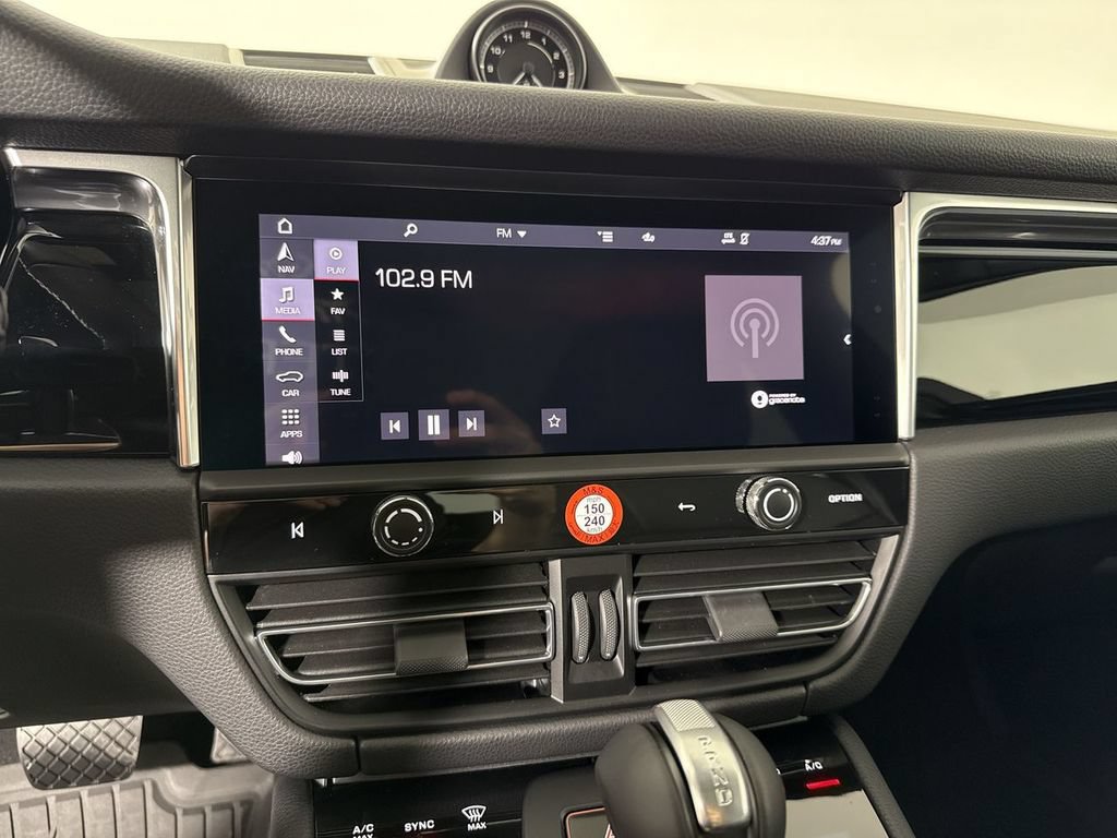 New 2026 Porsche Macan AWD/4WD image 28