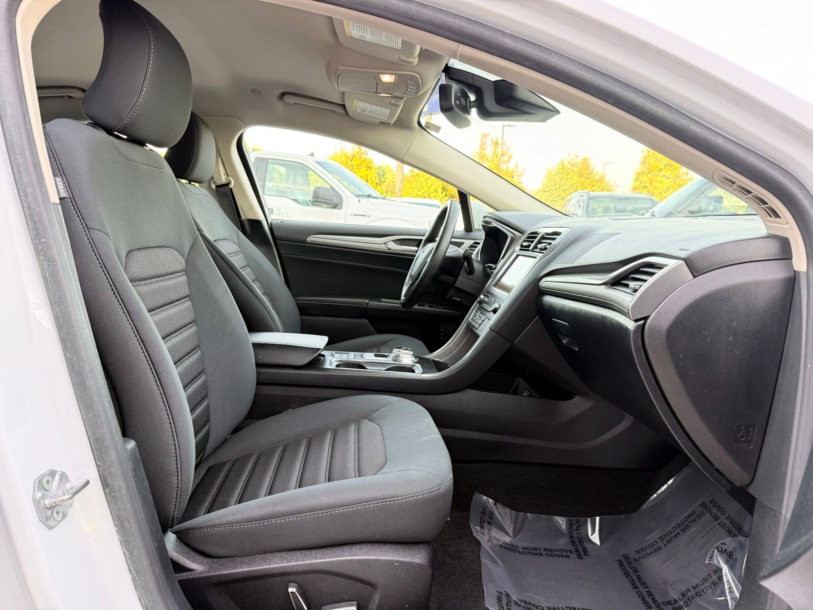 Used 2019 Ford Fusion SE image 22