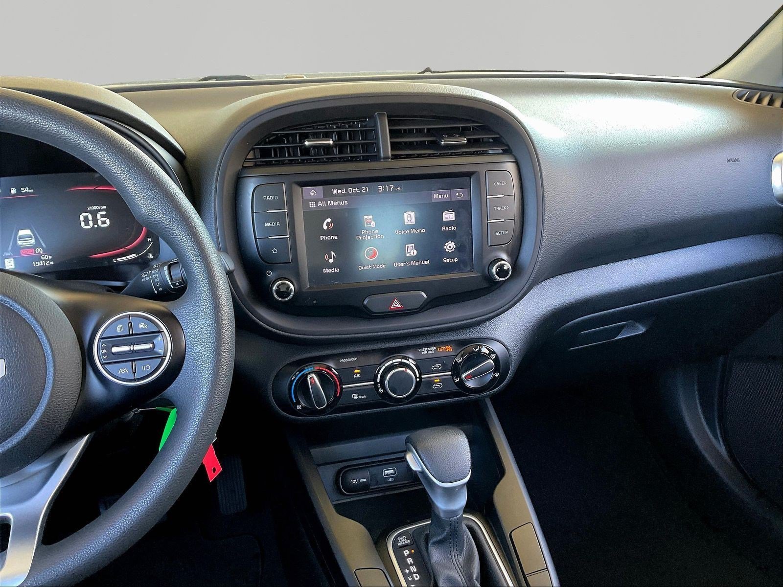 Used 2023 Kia Soul LX w/ LX Technology Package FWD image 9