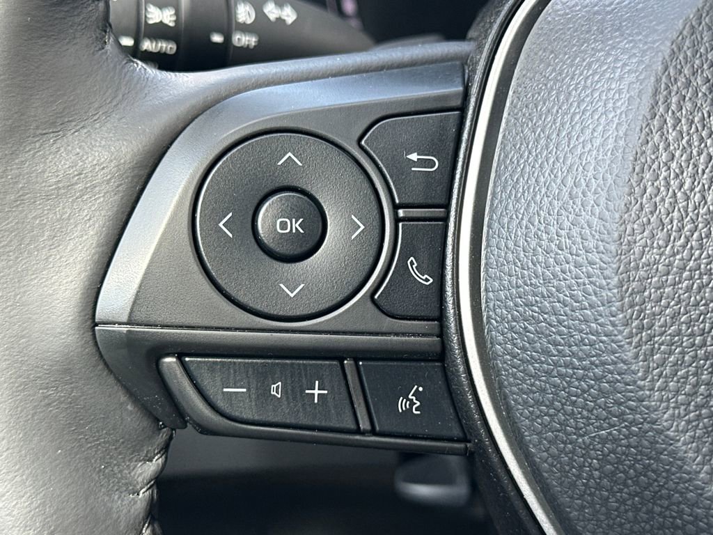 Used 2024 Toyota Corolla Cross XSE w/ Convenience Package image 21