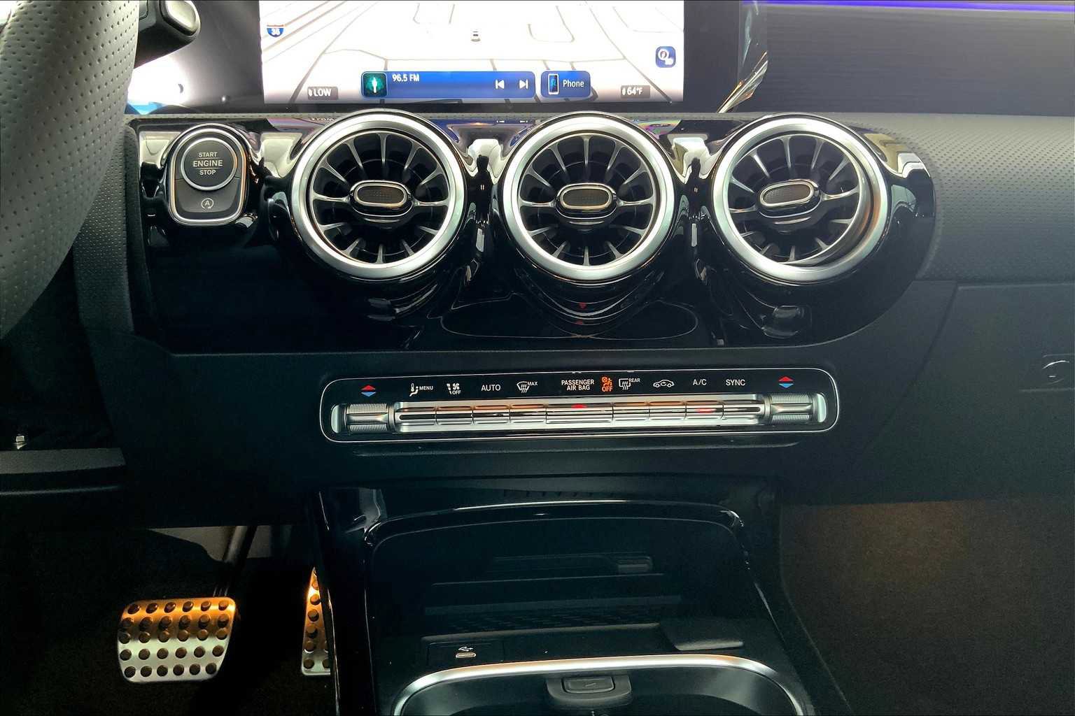 Used 2025 Mercedes-Benz CLA 250 image 12