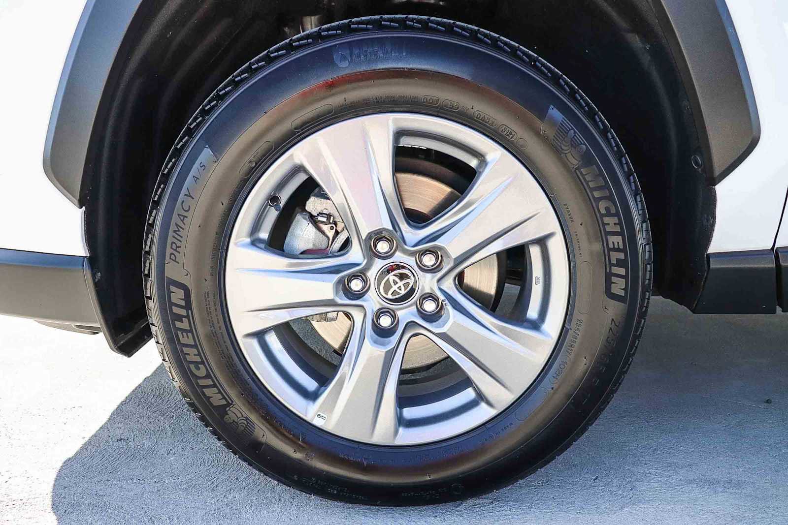 Used 2022 Toyota RAV4 XLE image 14