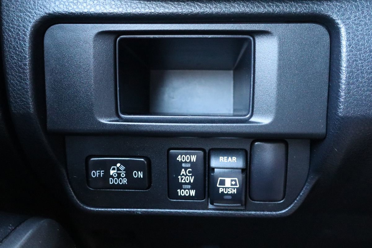 Used 2017 Toyota Tacoma TRD Sport image 30