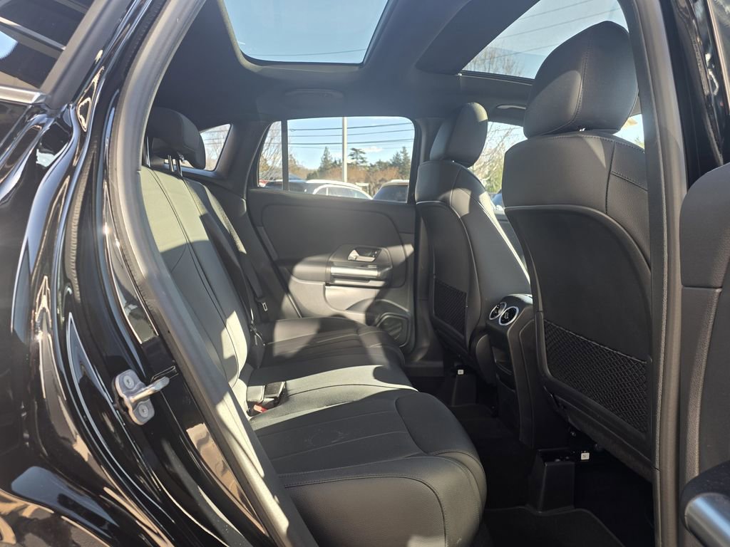 Certified 2025 Mercedes-Benz GLA 250 4MATIC image 36