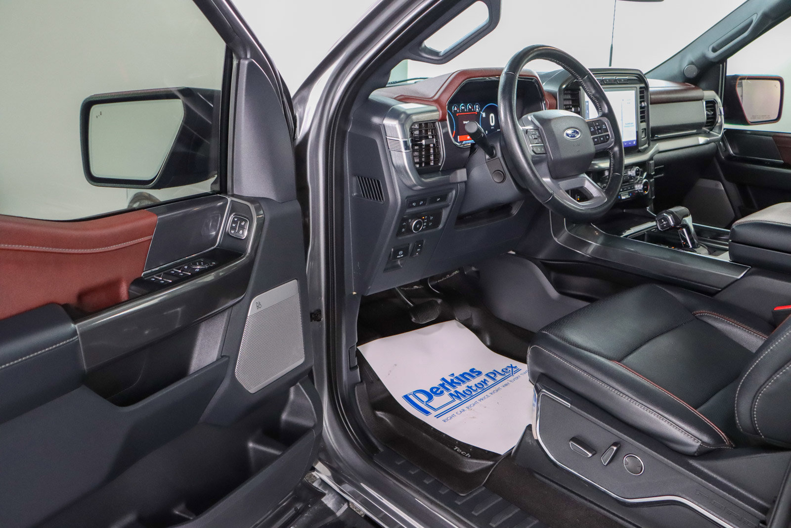 Used 2022 Ford F150 Lariat w/ Equipment Group 502A High image 3