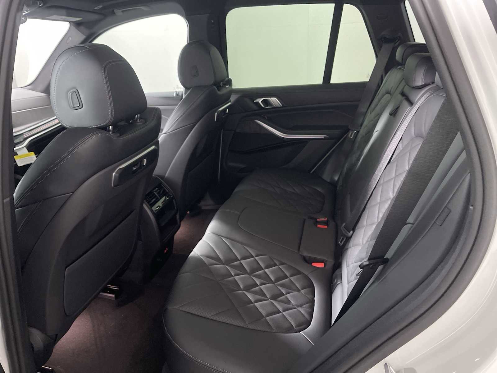 New 2026 BMW X5 xDrive40i w/ Parking Assistance Package image 19