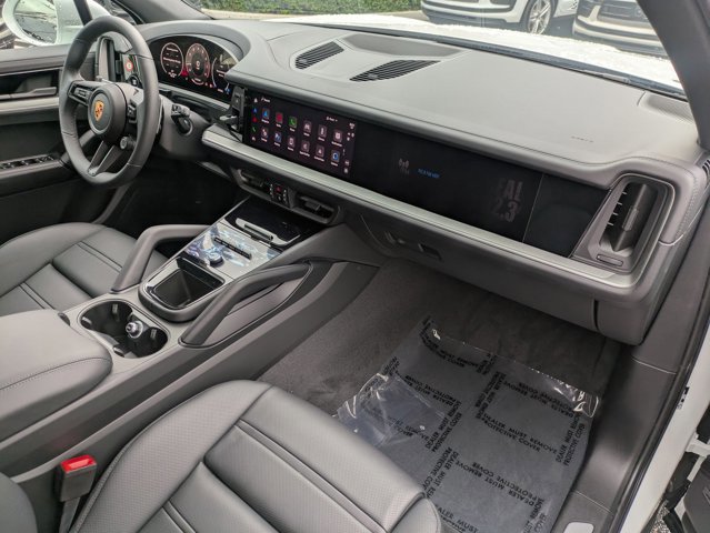 Certified 2025 Porsche Cayenne AWD/4WD image 25
