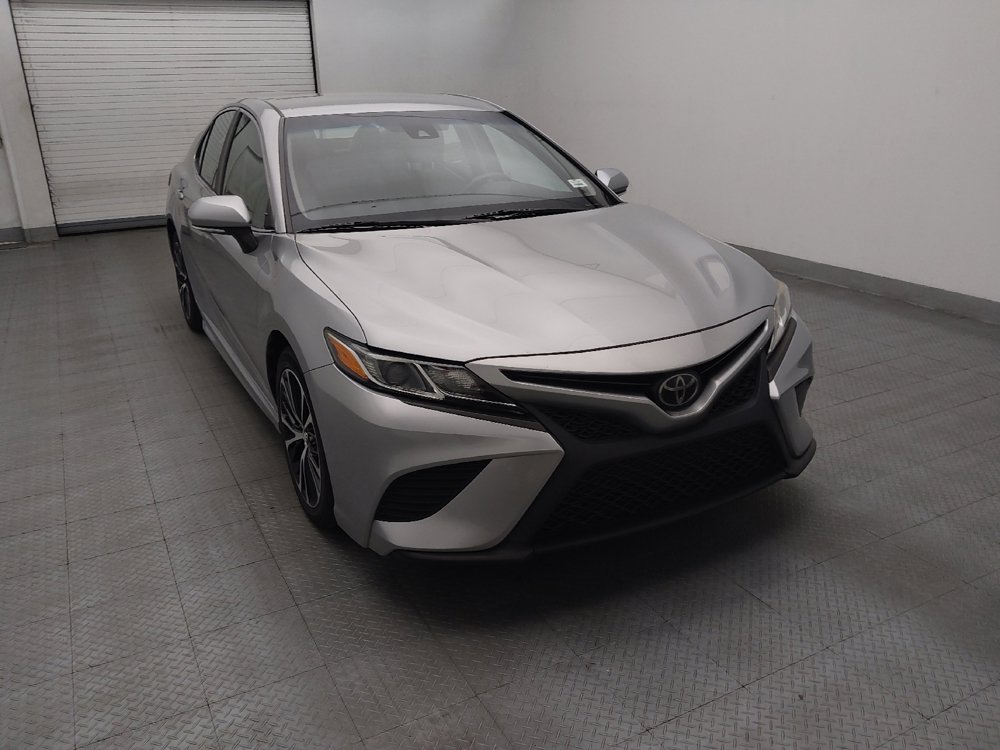 Used 2018 Toyota Camry SE w/ Convenience Package FWD image 14