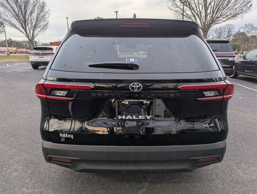 Used 2025 Toyota Grand Highlander AWD image 7