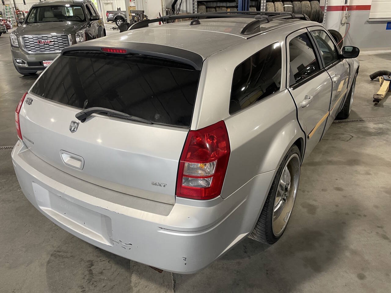 Used 2005 Dodge Magnum SE RWD image 7