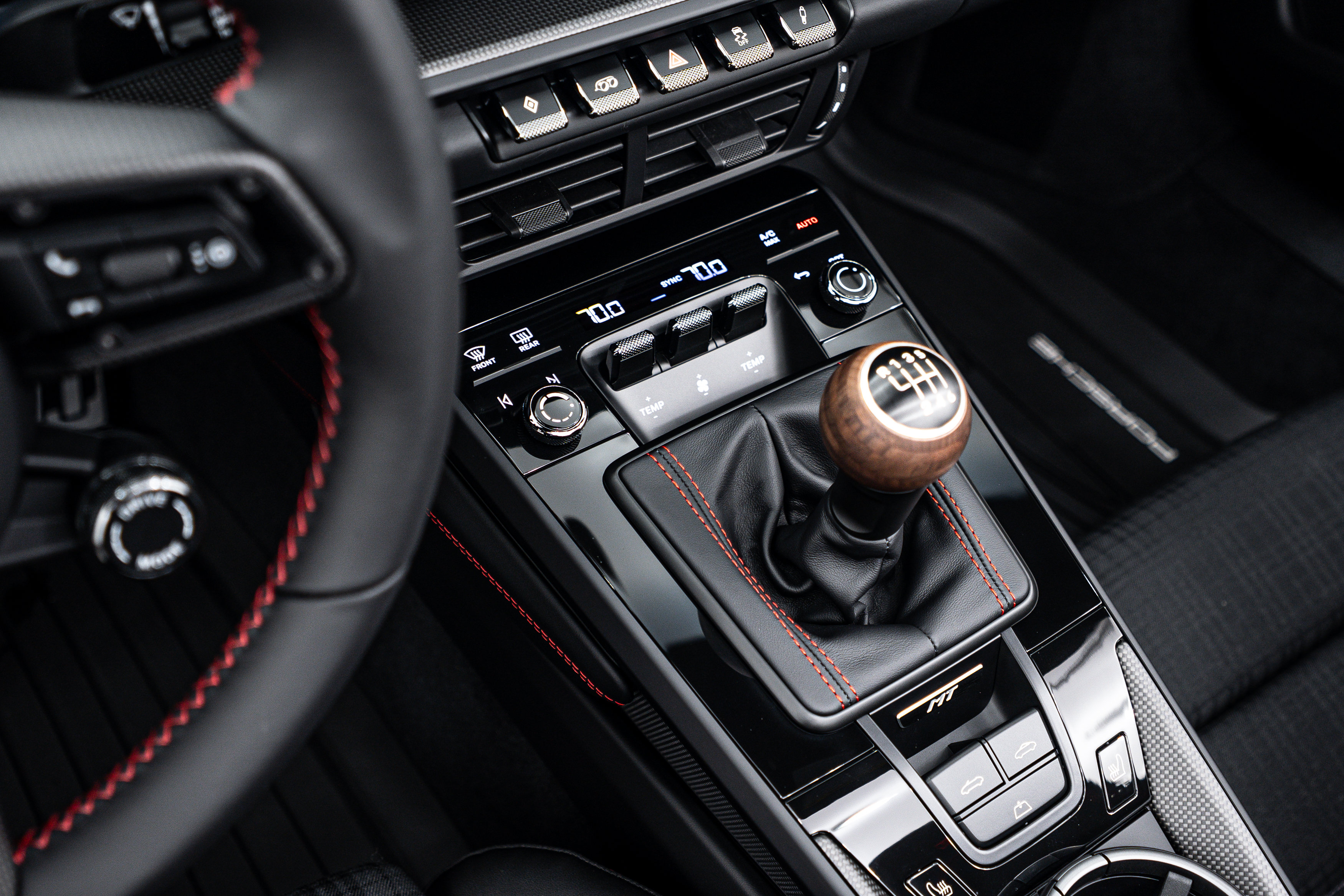 New 2026 Porsche 911 Carrera T RWD image 18
