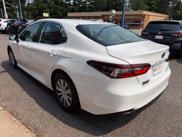 Used 2021 Toyota Camry LE FWD image 5