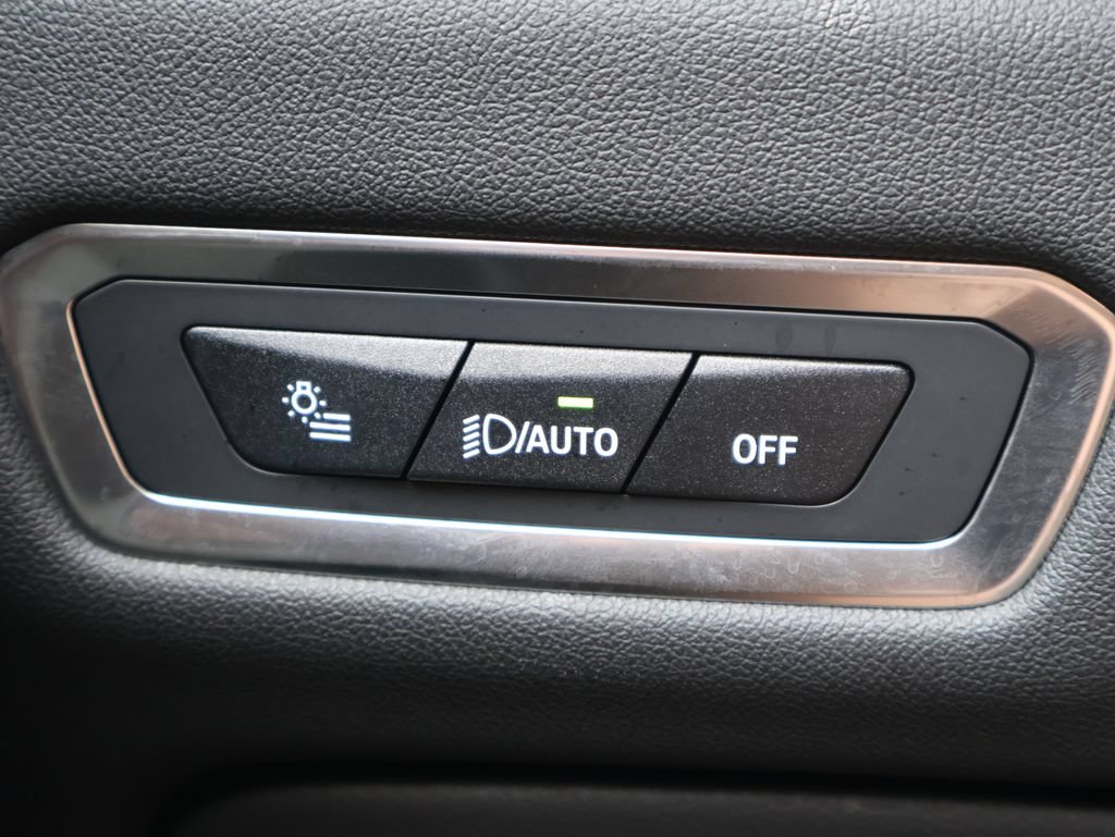 Used 2025 BMW X7 xDrive40i AWD/4WD image 33