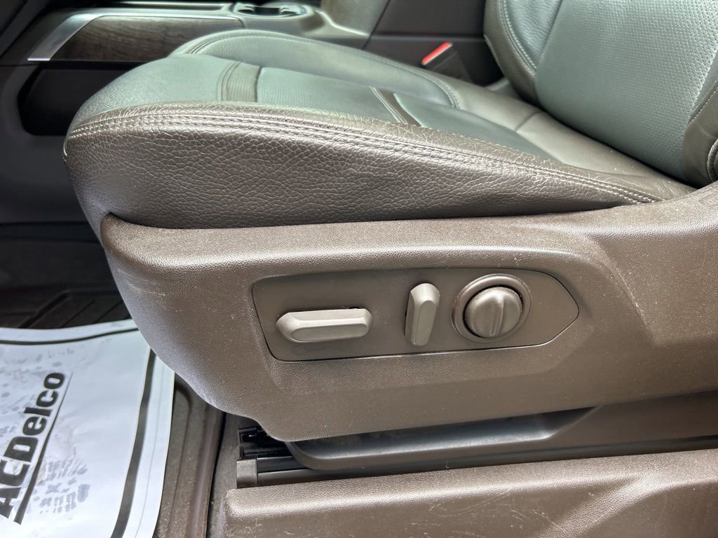Used 2022 GMC Sierra 3500 Denali w/ Denali Ultimate Package image 21