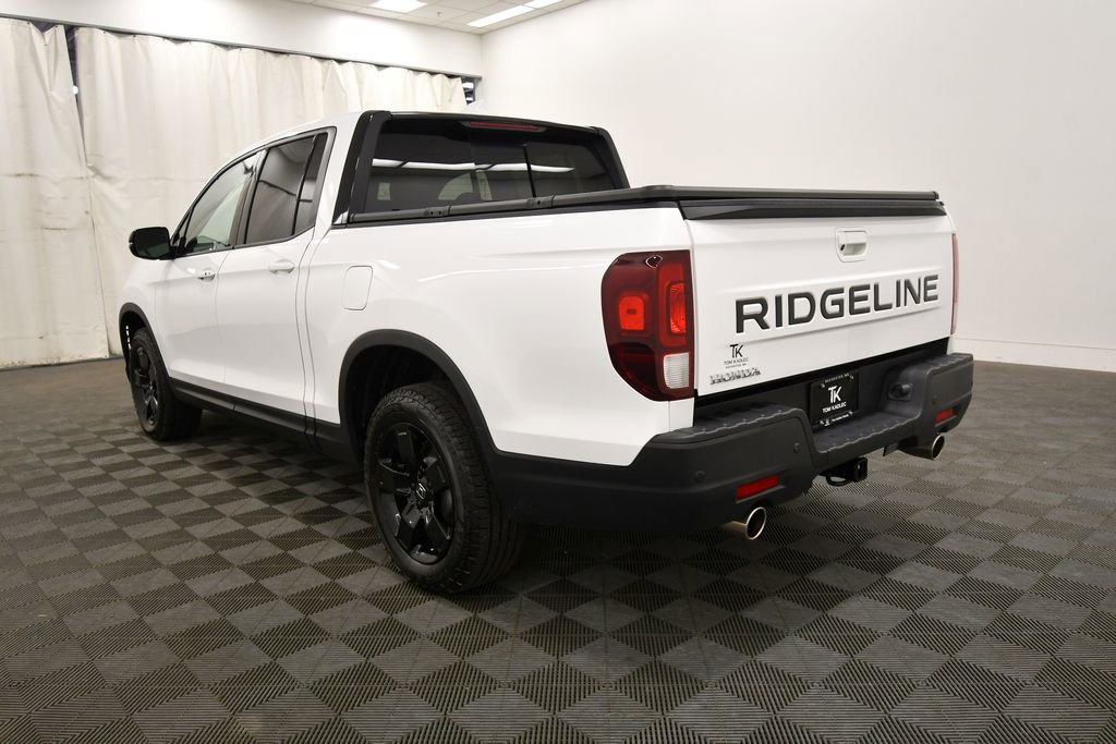 Certified 2025 Honda Ridgeline Black Edition image 5